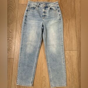 AE Mom Straight Jean size 4 short